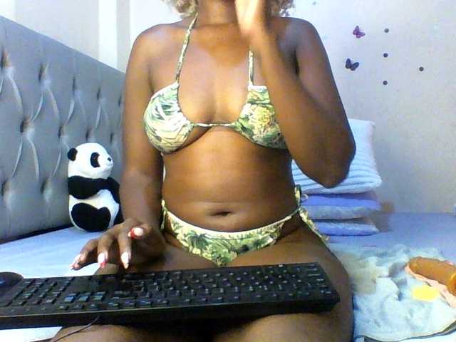 Beautifulhotass live cam on BongaCams