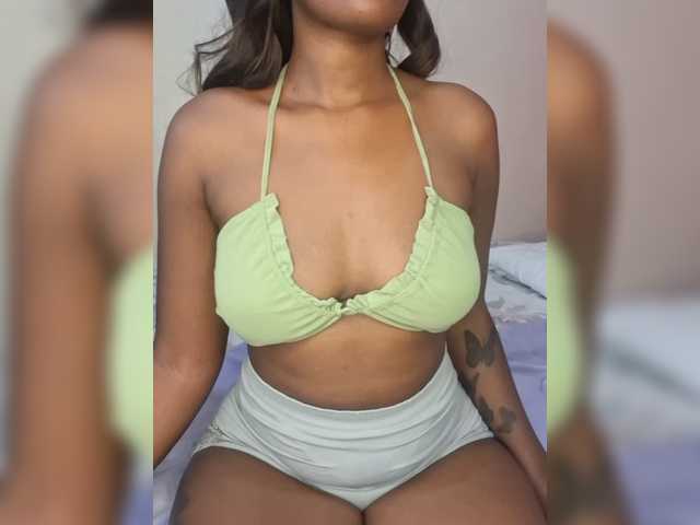 Beautifulhotass live cam on BongaCams