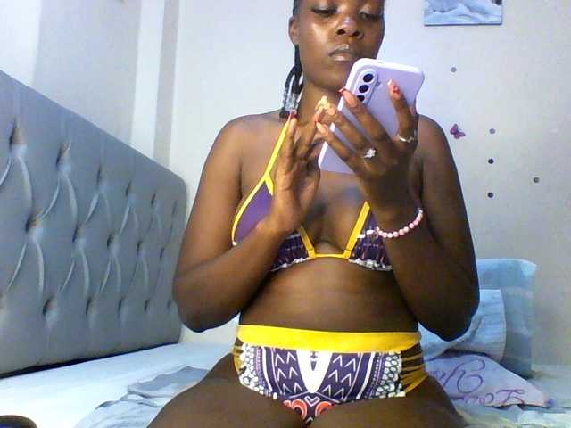 Beautifulhotass live cam on BongaCams