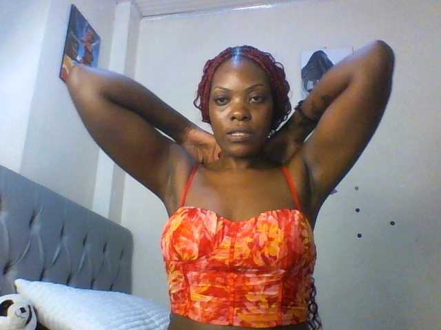 Beautifulhotass live cam on BongaCams