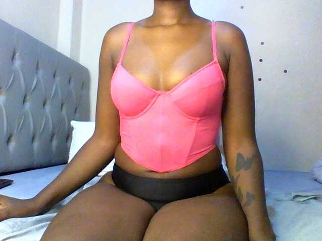Beautifulhotass live cam on BongaCams