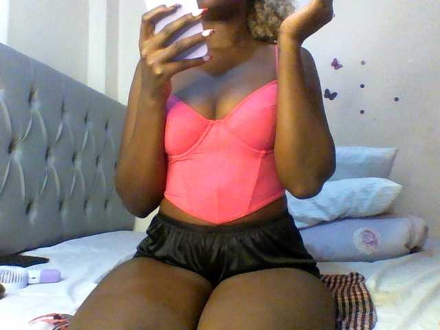 Beautifulhotass live cam on BongaCams