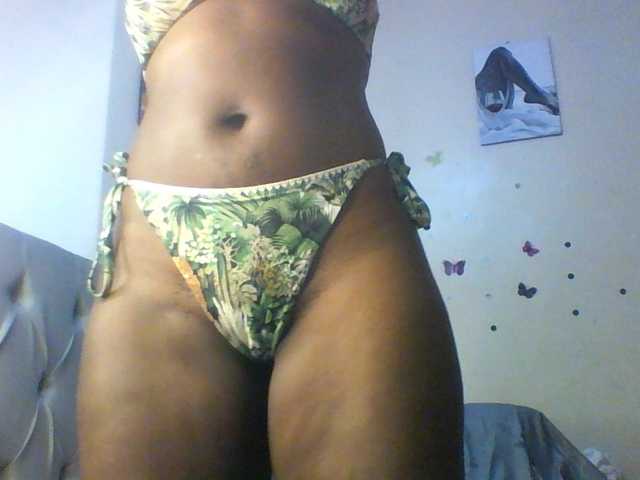 Beautifulhotass live cam on BongaCams