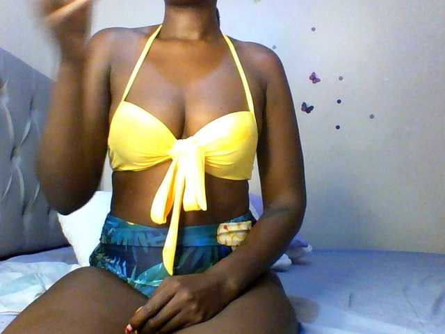 Beautifulhotass live cam on BongaCams