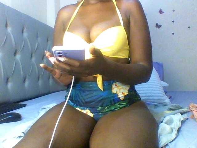 Beautifulhotass live cam on BongaCams