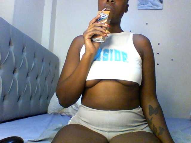 Beautifulhotass live cam on BongaCams