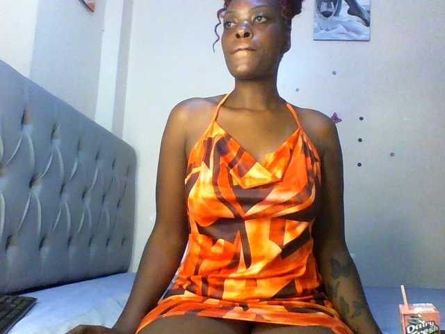 Beautifulhotass live cam on BongaCams