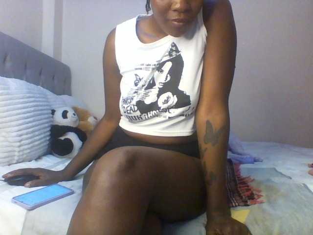 Beautifulhotass live cam on BongaCams