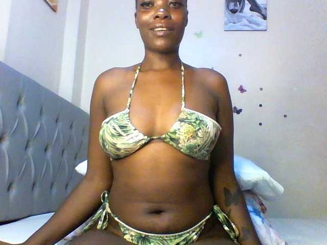 Beautifulhotass live cam on BongaCams