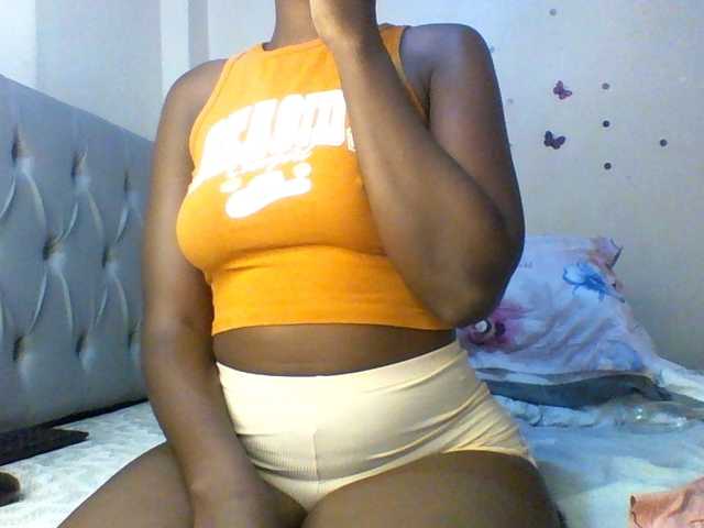 Beautifulhotass live cam on BongaCams