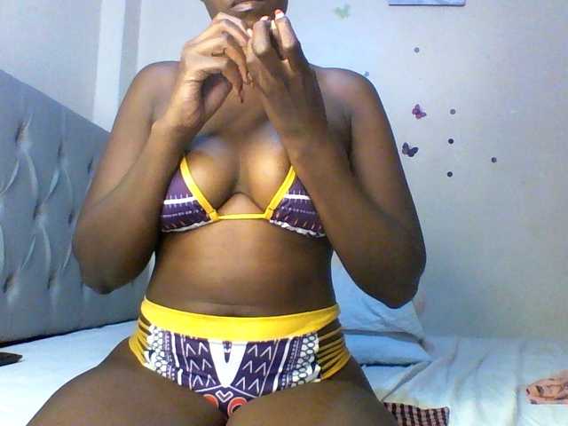Beautifulhotass live cam on BongaCams