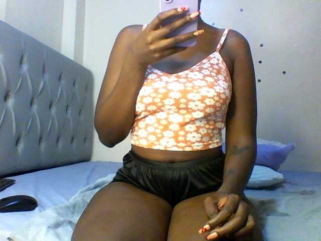 Beautifulhotass live cam on BongaCams