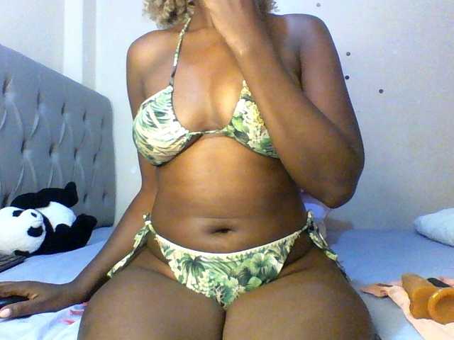 Beautifulhotass live cam on BongaCams