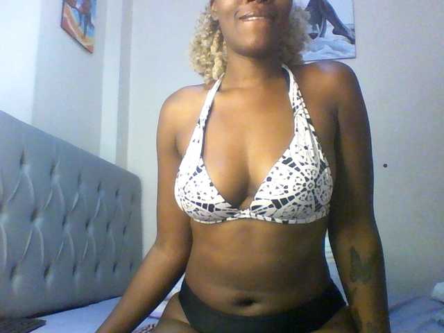 Beautifulhotass live cam on BongaCams