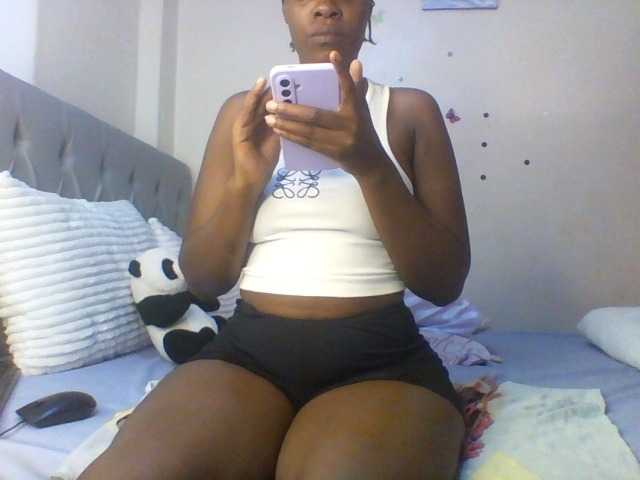Beautifulhotass live cam on BongaCams