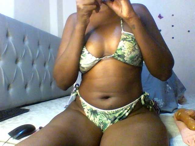Beautifulhotass live cam on BongaCams