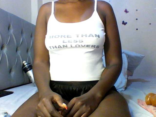 Beautifulhotass live cam preview