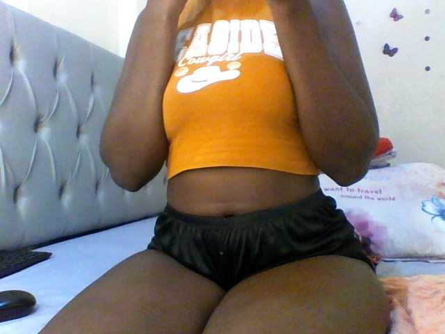Beautifulhotass live cam on BongaCams