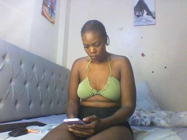 Beautifulhotass live cam on BongaCams