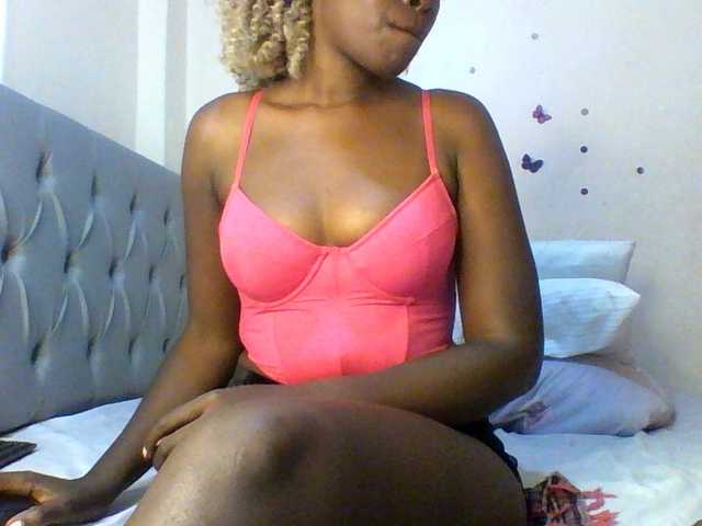 Beautifulhotass live cam on BongaCams