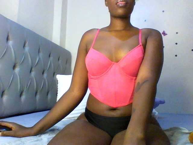 Beautifulhotass live cam on BongaCams