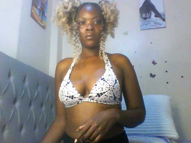 Beautifulhotass live cam on BongaCams