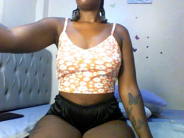Beautifulhotass live cam on BongaCams