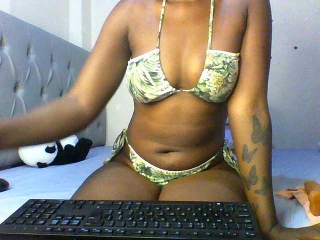 Beautifulhotass live cam on BongaCams
