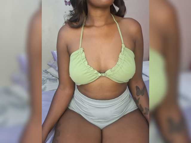 Beautifulhotass live cam on BongaCams
