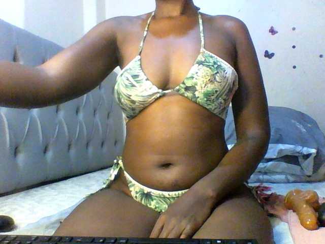 Beautifulhotass live cam on BongaCams