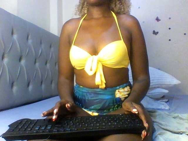Beautifulhotass live cam on BongaCams
