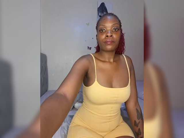 Beautifulhotass live cam on BongaCams