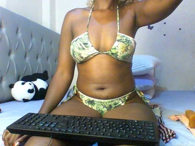 Beautifulhotass live cam on BongaCams