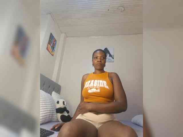 Beautifulhotass webcam