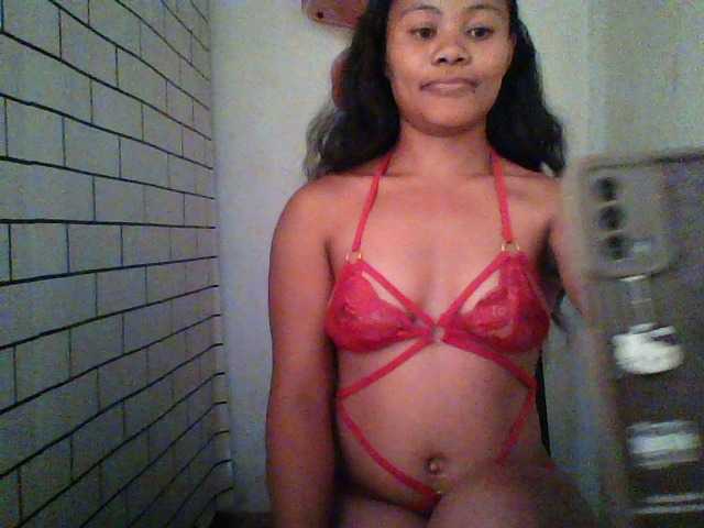 Dilliannah live cam on BongaCams