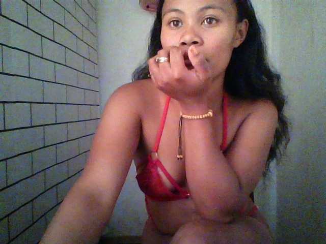 Dilliannah live cam on BongaCams