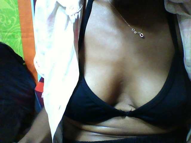 le modèle seths est en webcam porno dans un show sur le site bongacams, il possède les tags suivants: Ebony,Brunette,Shaved