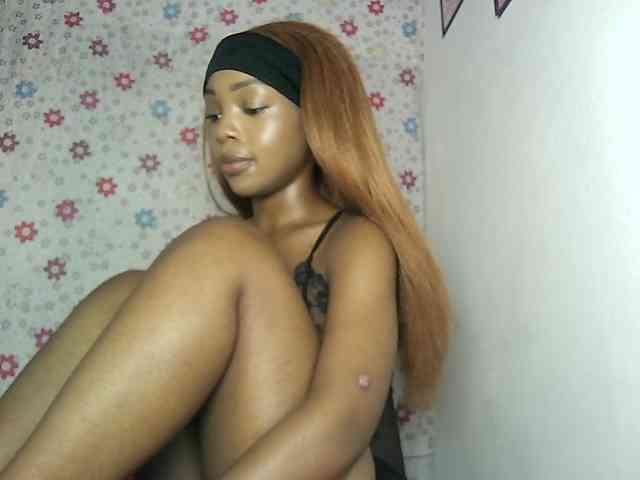 YumTam's webcam live show