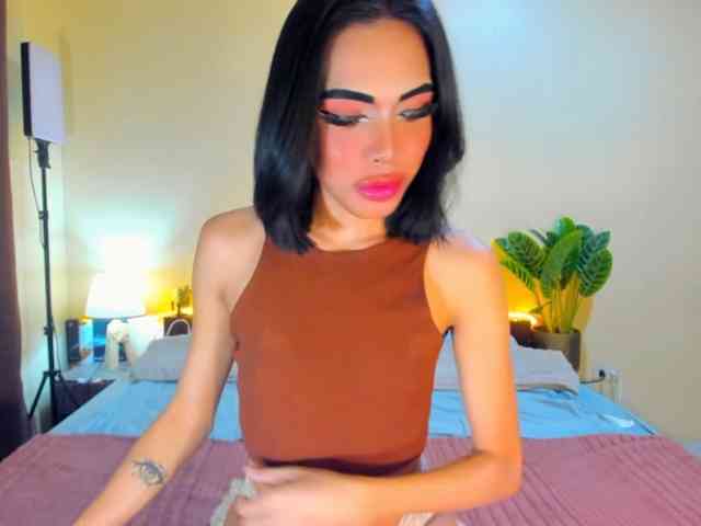 goddess_awoman's live room