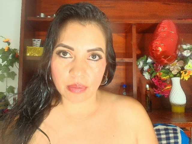 naatashaa live cam on BongaCams