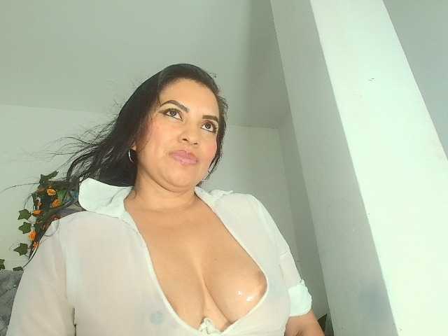 Naatashaa's BongaCams show and profile