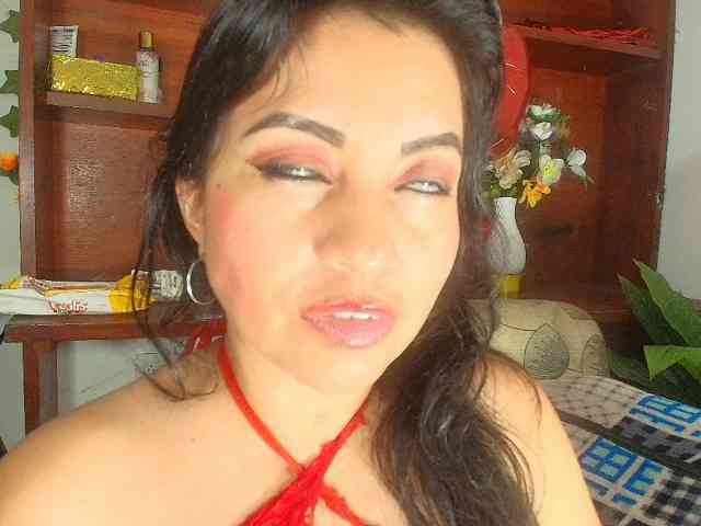 Naatashaa webcam