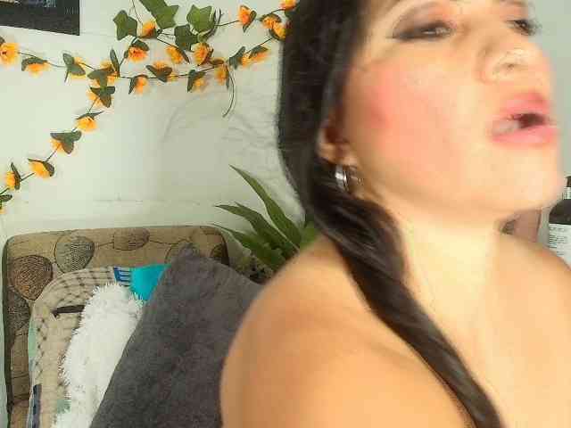 Naatashaa webcam