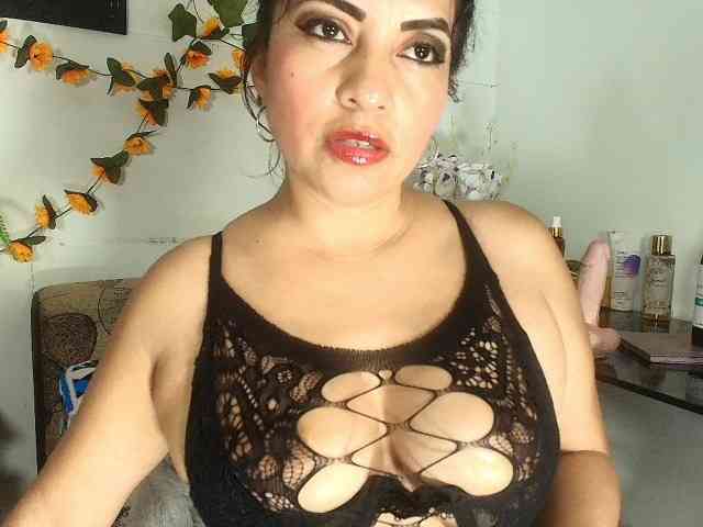Modelo: Naatashaa