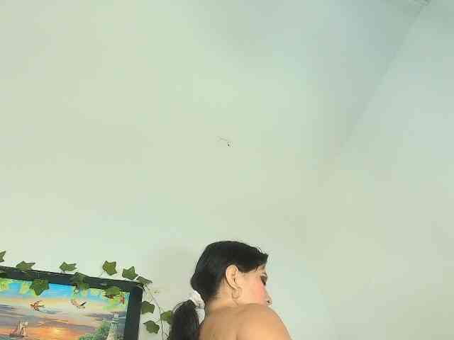 Naatashaa webcam