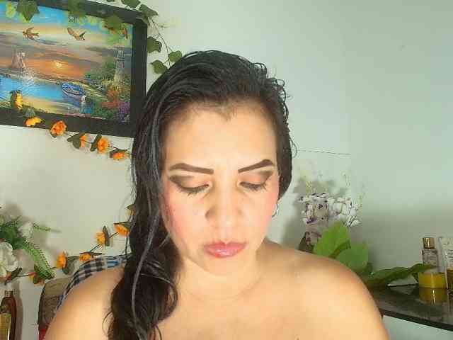 Naatashaa webcam