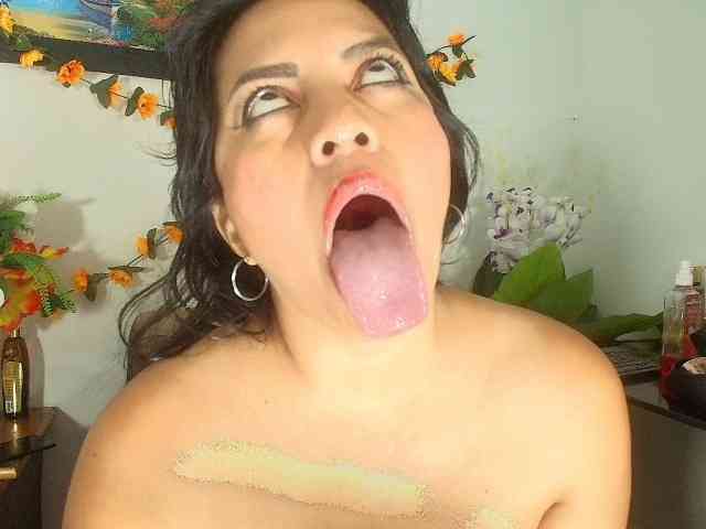Naatashaa webcam