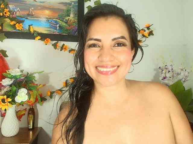 Naatashaa webcam