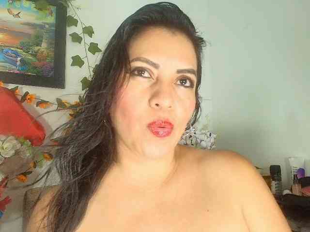 Naatashaa webcam