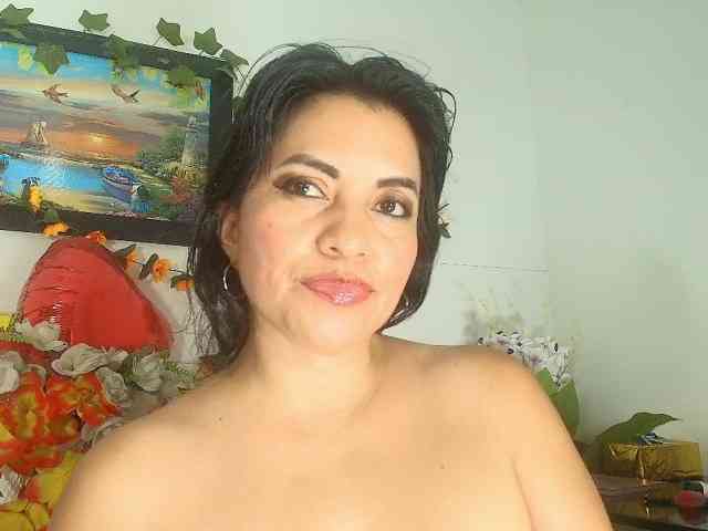 Naatashaa webcam